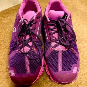 On Cloud Helion Women’s 9